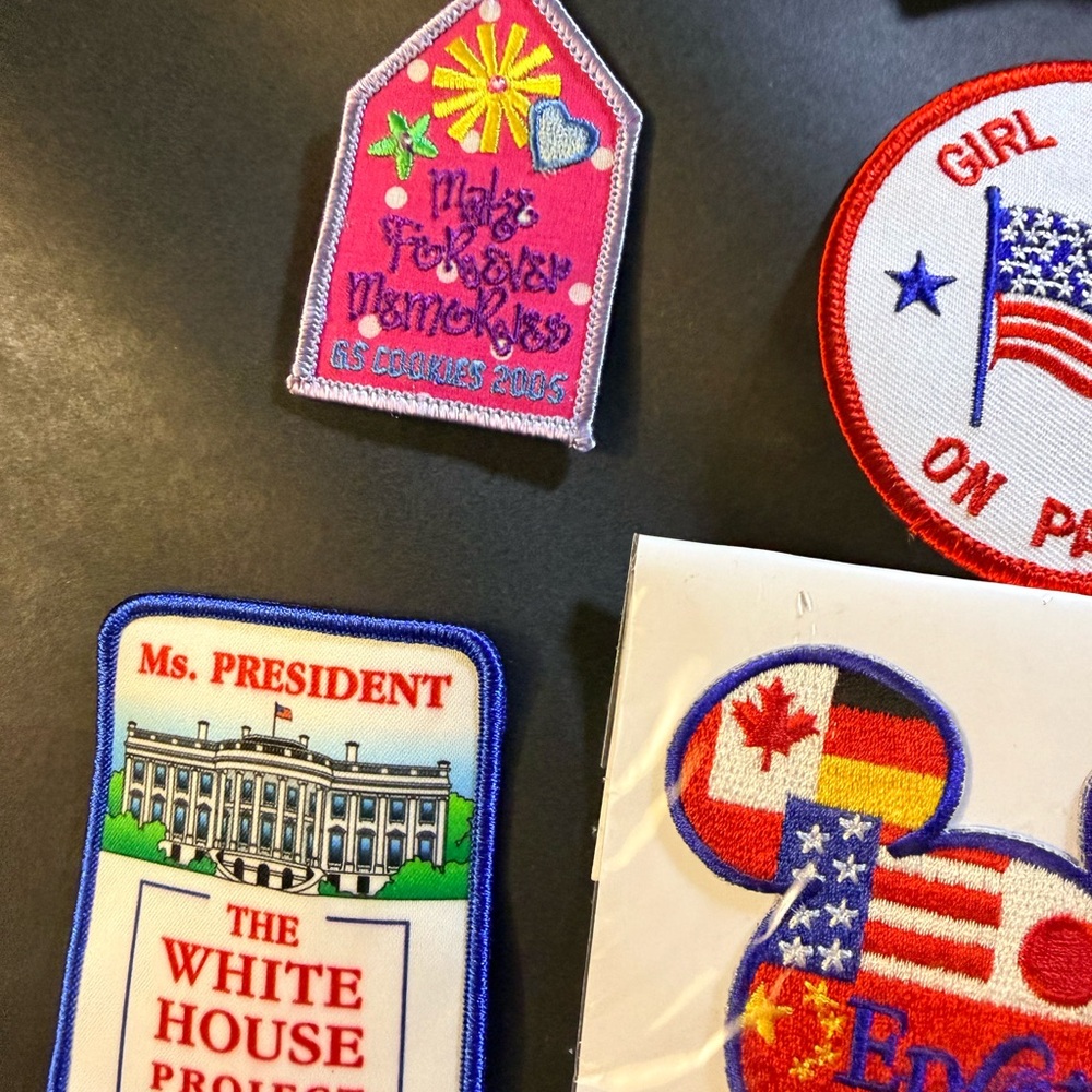 Vintage Girl Scouts Patch Badge Lot Epcot White House Parade 2005 Disney - Picture 10 of 10